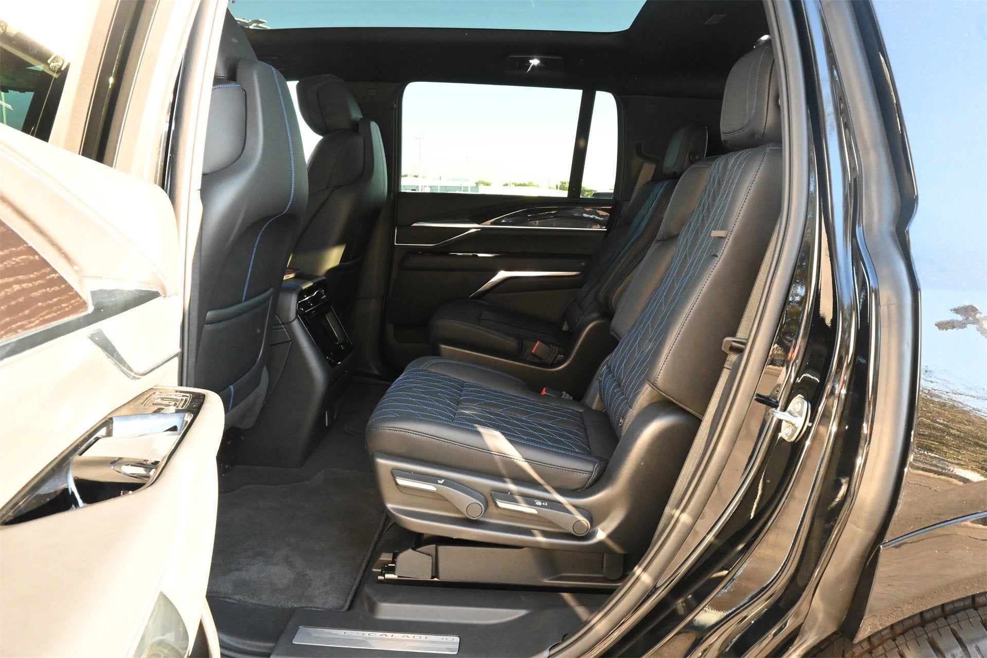 2026 Cadillac ESCALADE IQL Sport