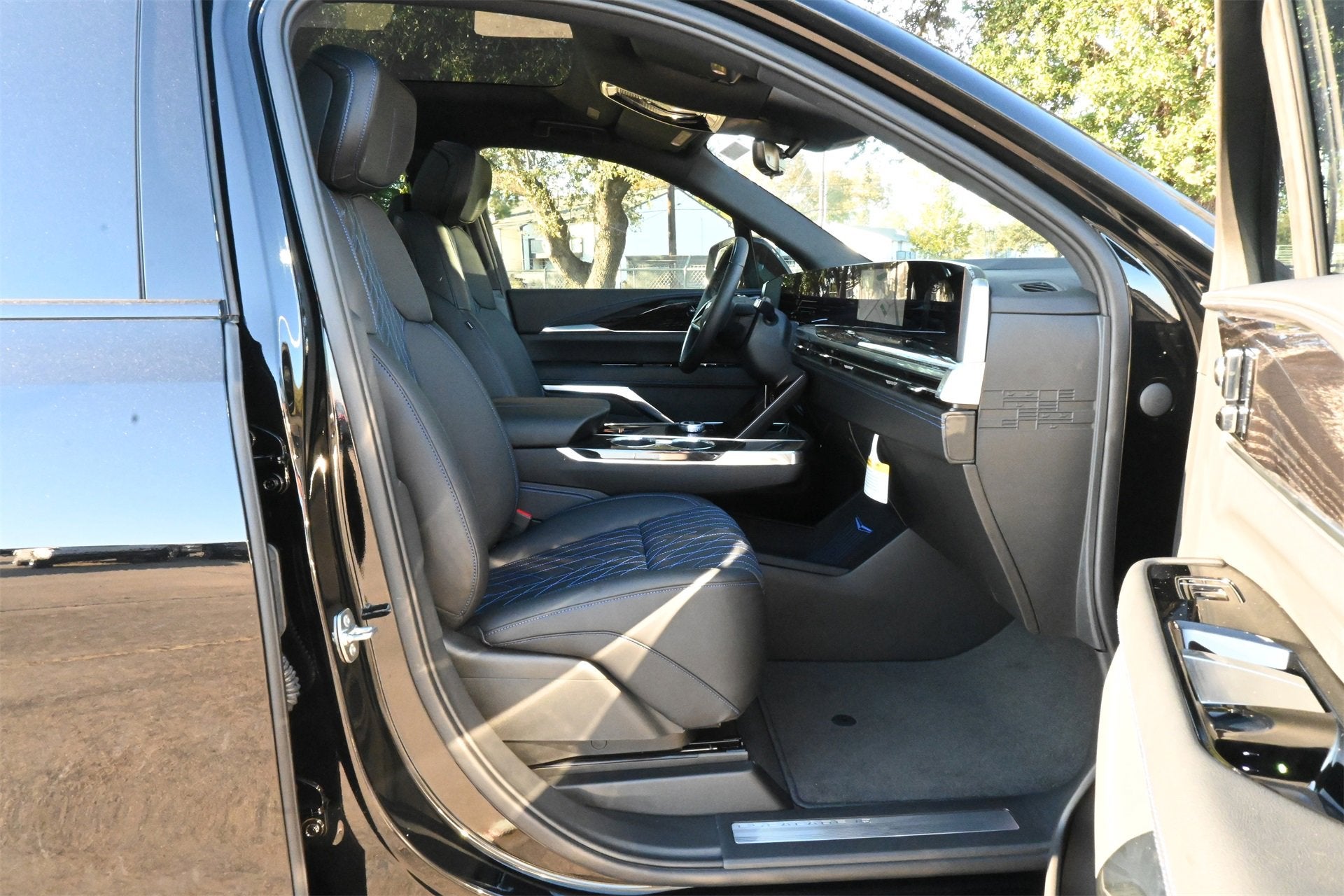 2026 Cadillac ESCALADE IQL Sport