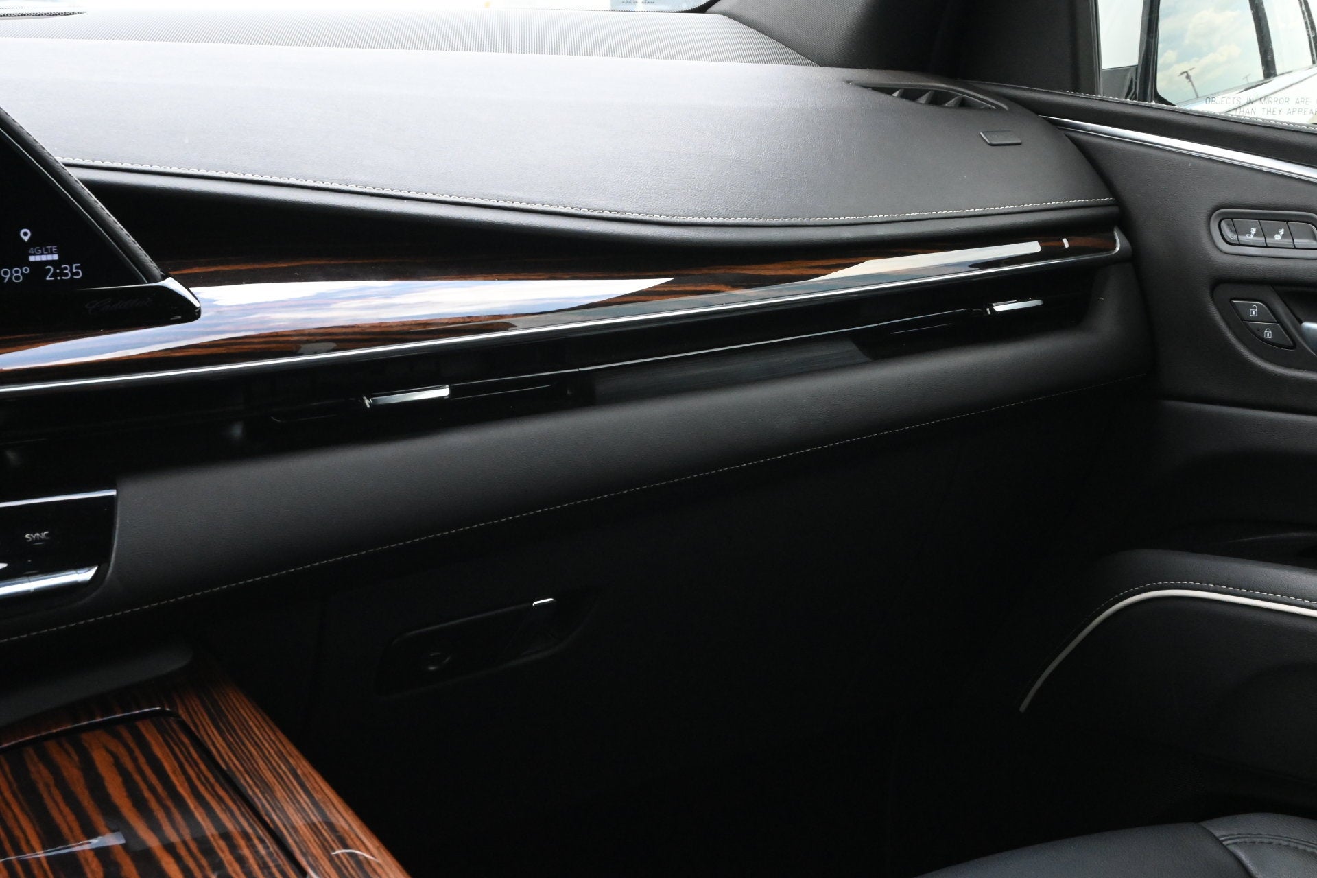 2022 Cadillac Escalade Luxury