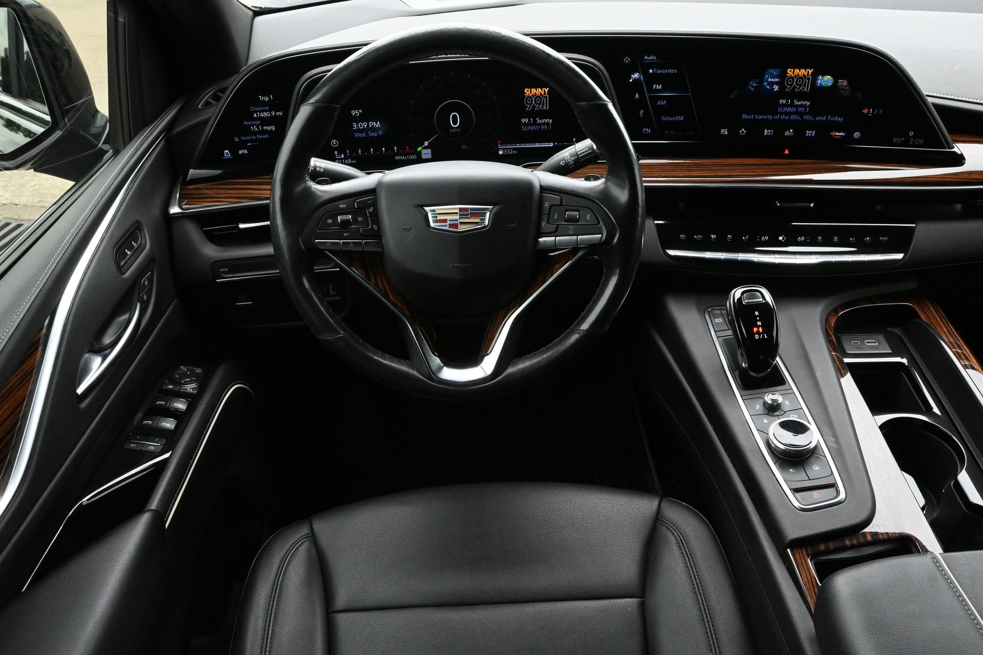 2022 Cadillac Escalade ESV Luxury