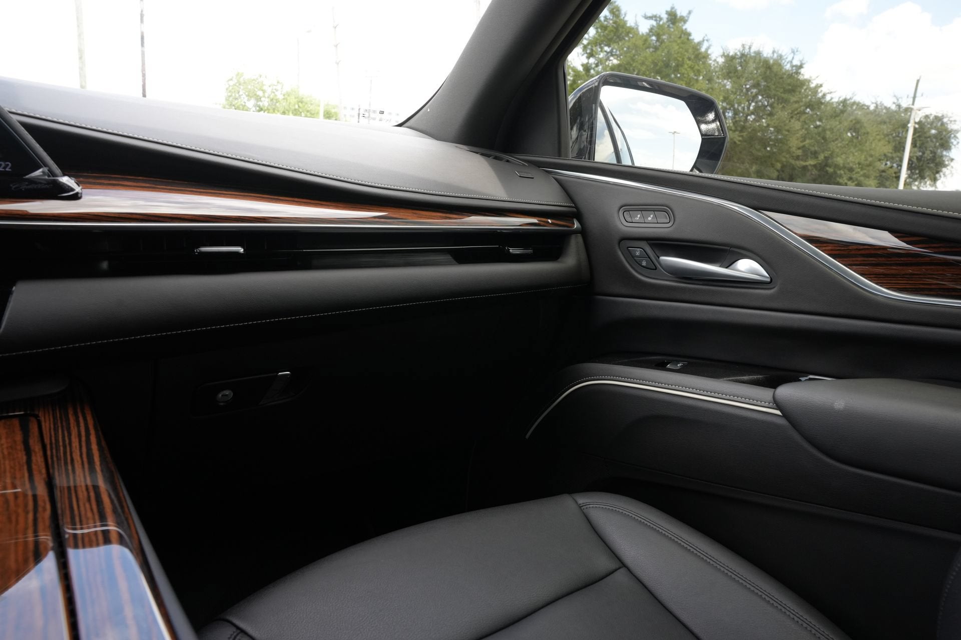 2024 Cadillac Escalade ESV Luxury