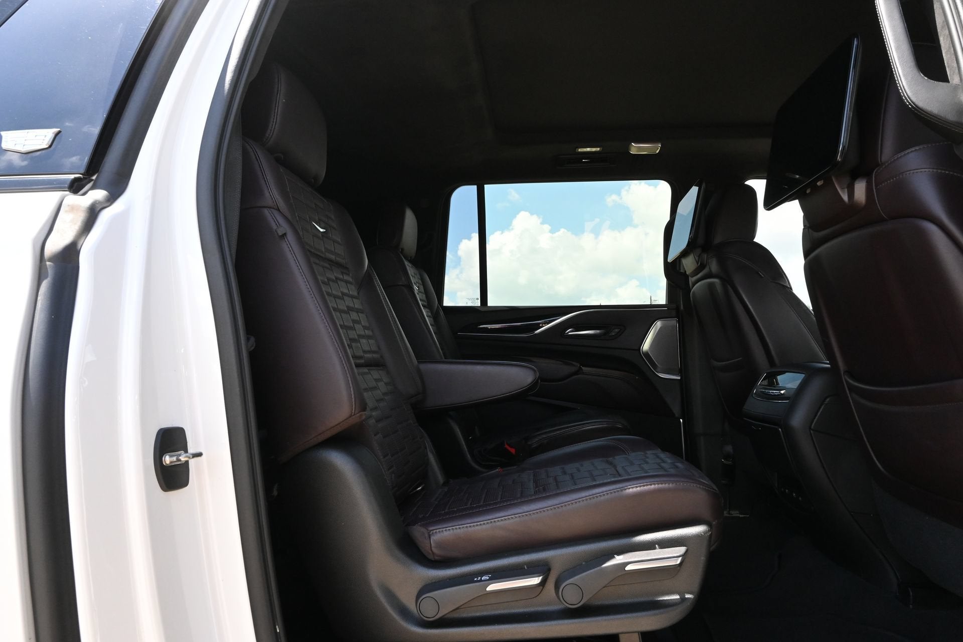 2021 Cadillac Escalade ESV Sport Platinum