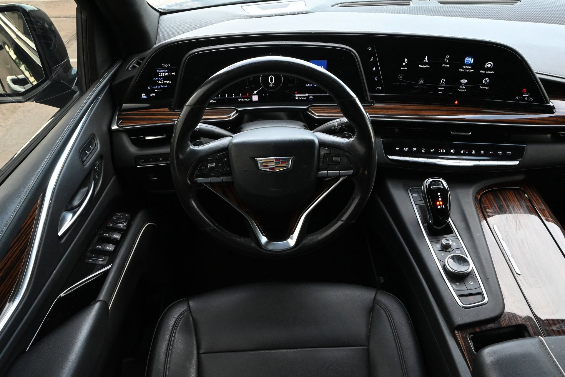 2021 Cadillac Escalade Luxury