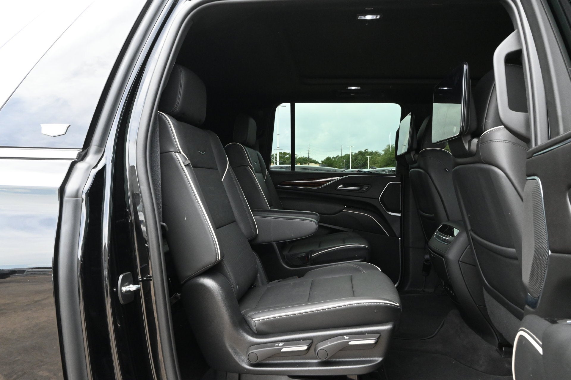 2023 Cadillac Escalade ESV 4WD Premium Luxury