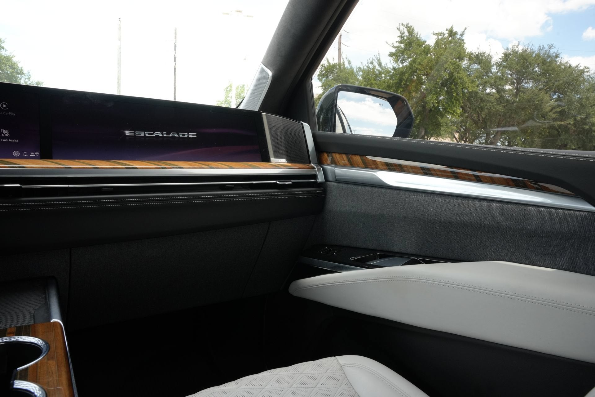 2025 Cadillac Escalade Sport Platinum