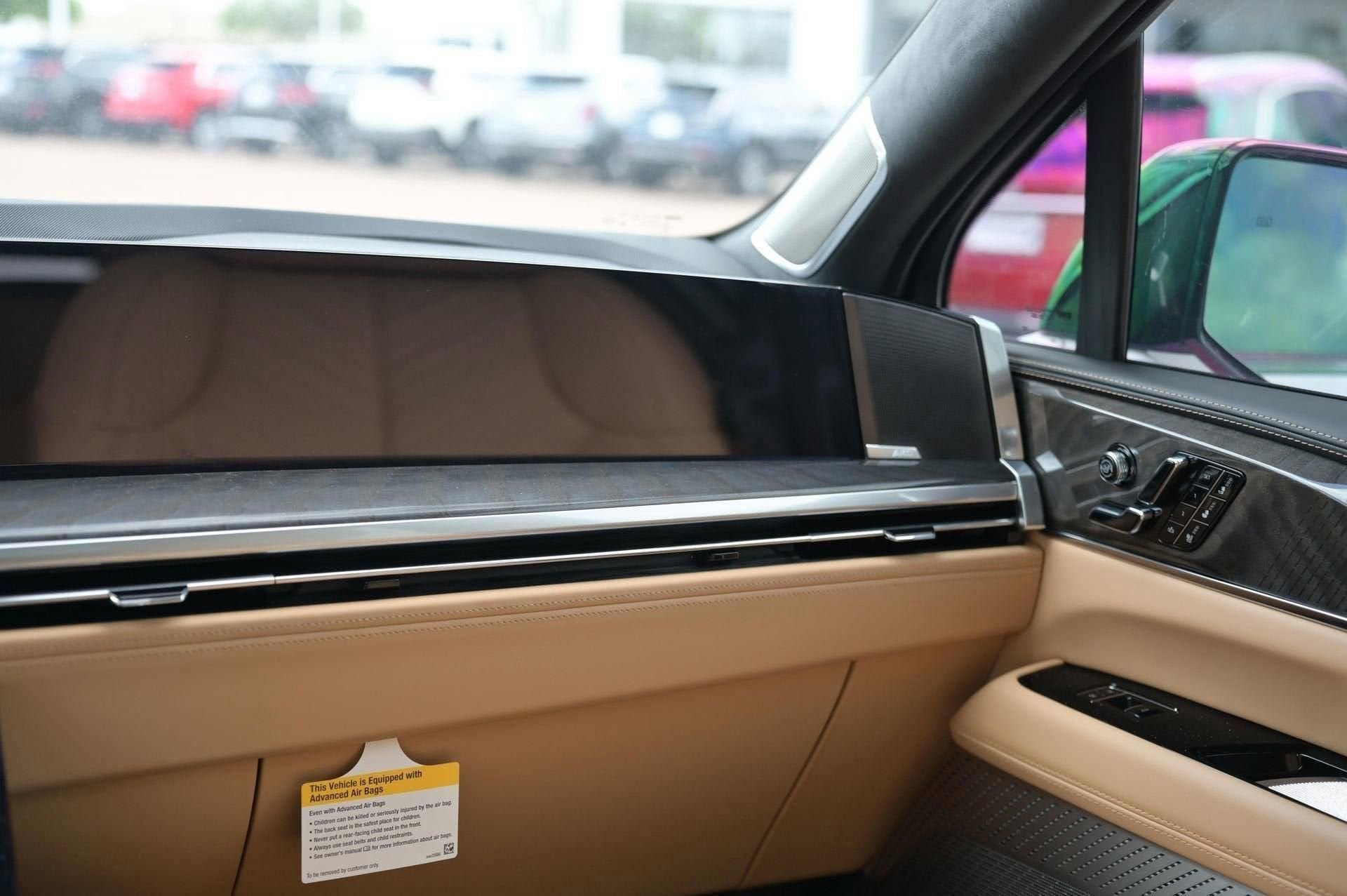 2025 Cadillac ESCALADE IQ Luxury 2