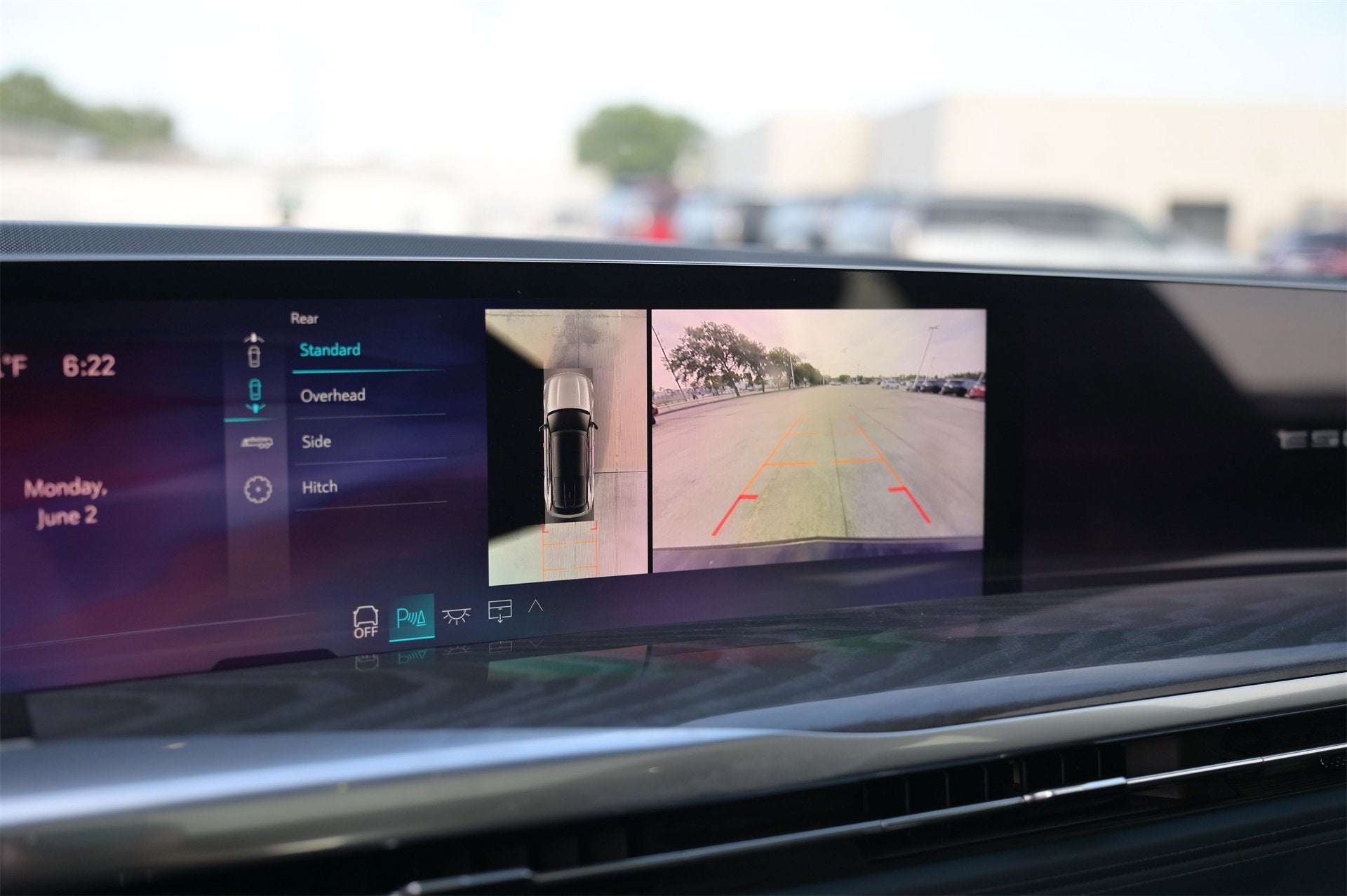 2025 Cadillac ESCALADE IQ Luxury 2