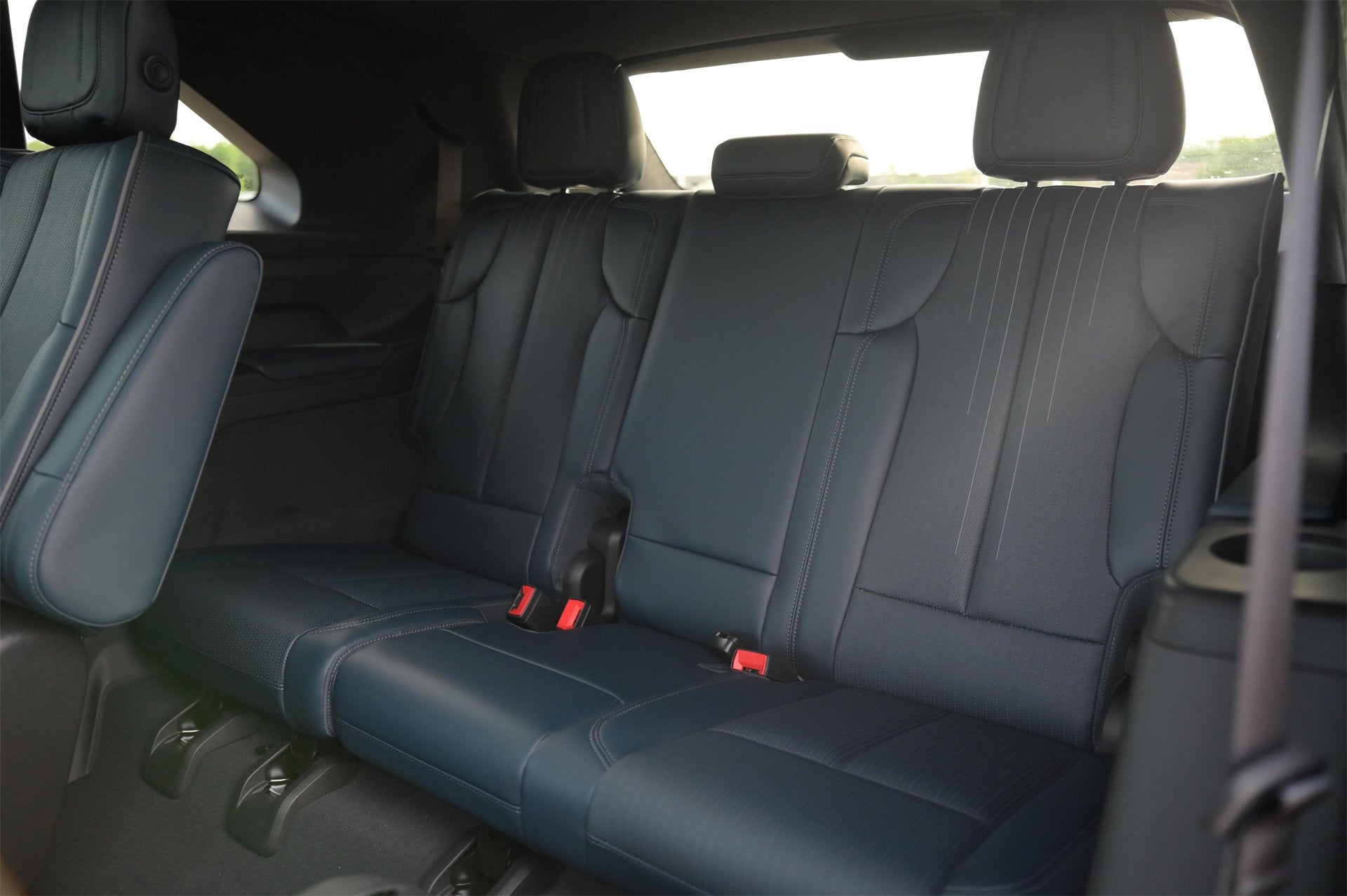 2025 Cadillac ESCALADE IQ Luxury 2