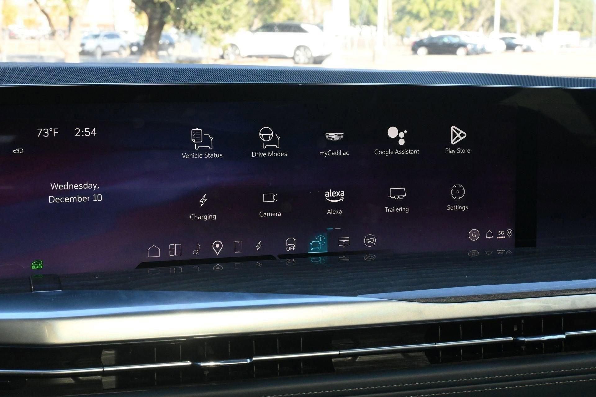 2025 Cadillac ESCALADE IQ Luxury 2