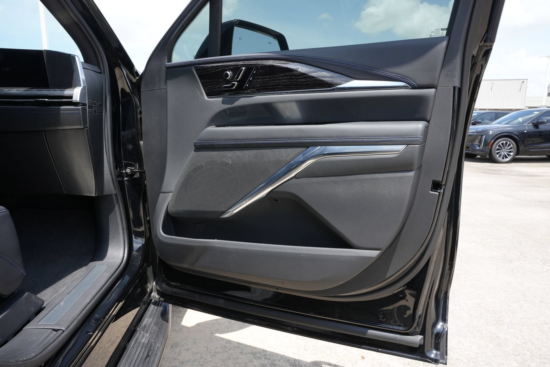 2026 Cadillac ESCALADE IQ Sport