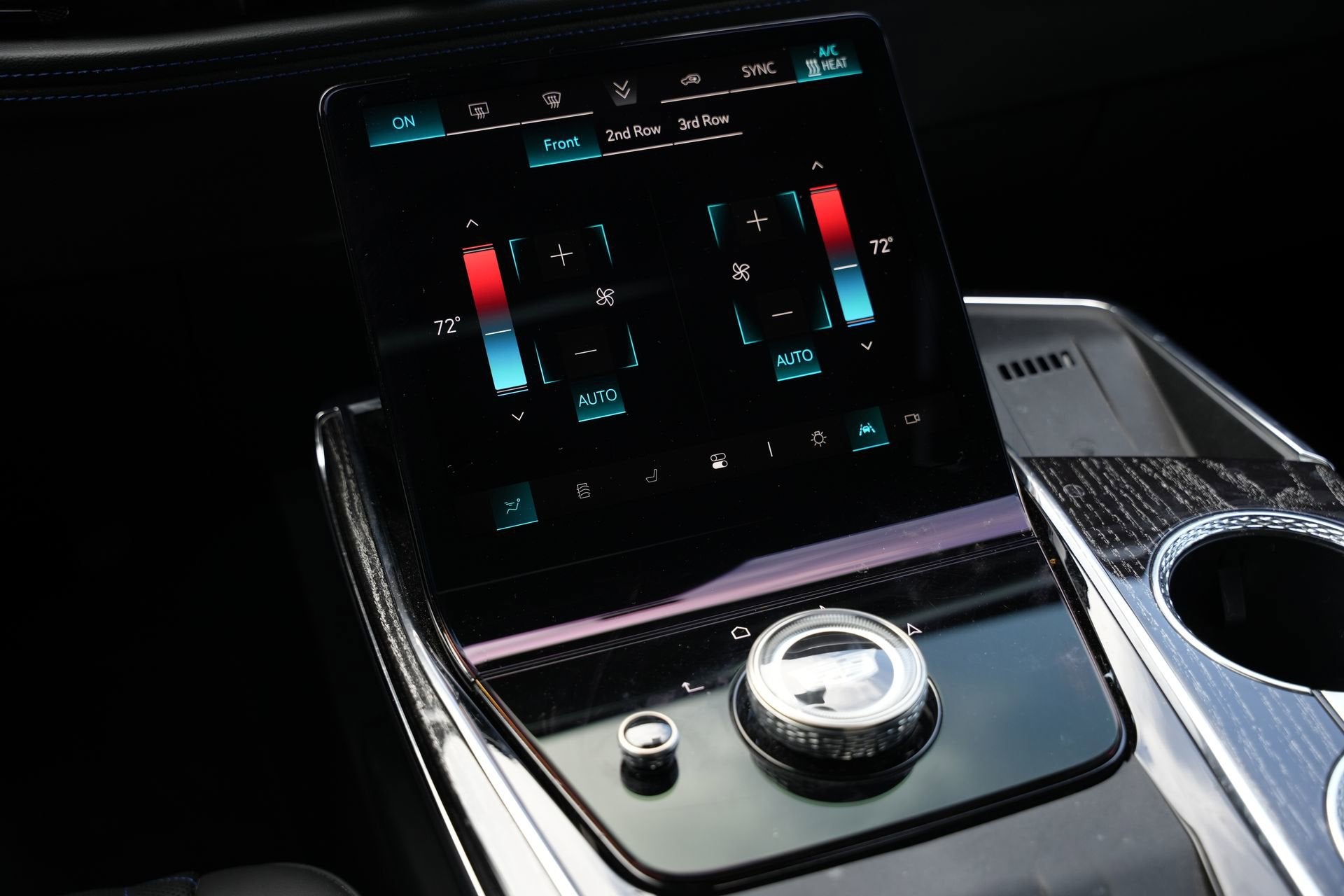 2025 Cadillac ESCALADE IQ Sport 1