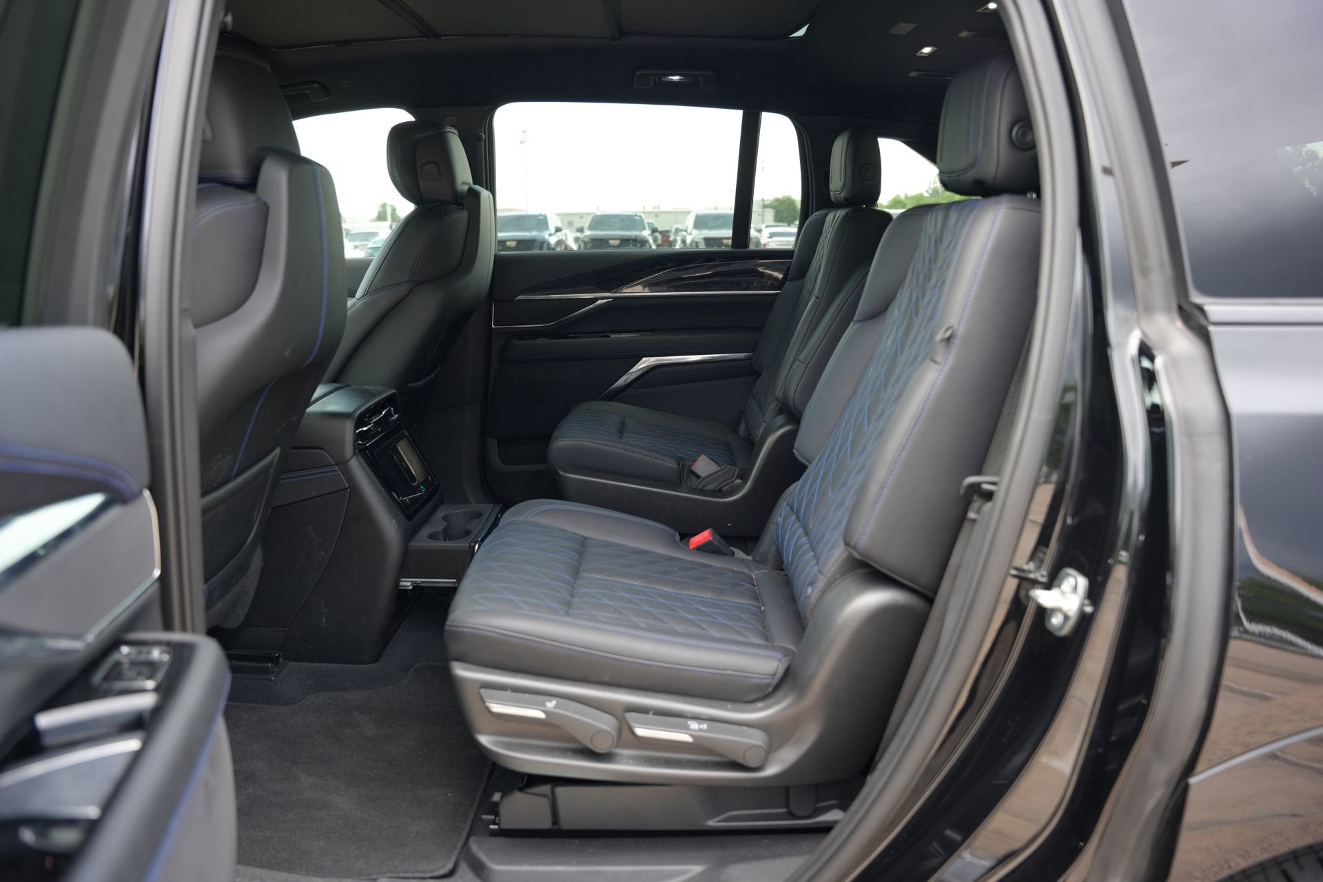 2025 Cadillac ESCALADE IQ Sport 1