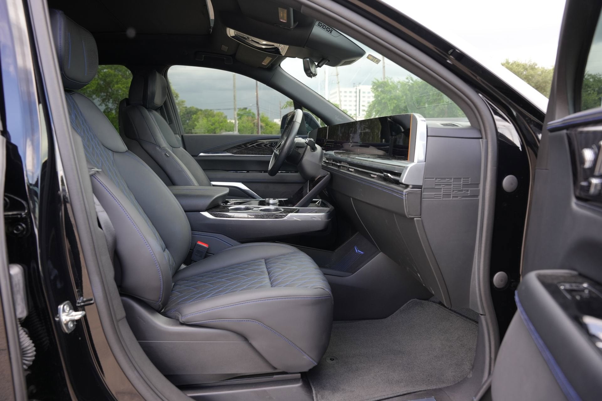 2025 Cadillac ESCALADE IQ Sport 1