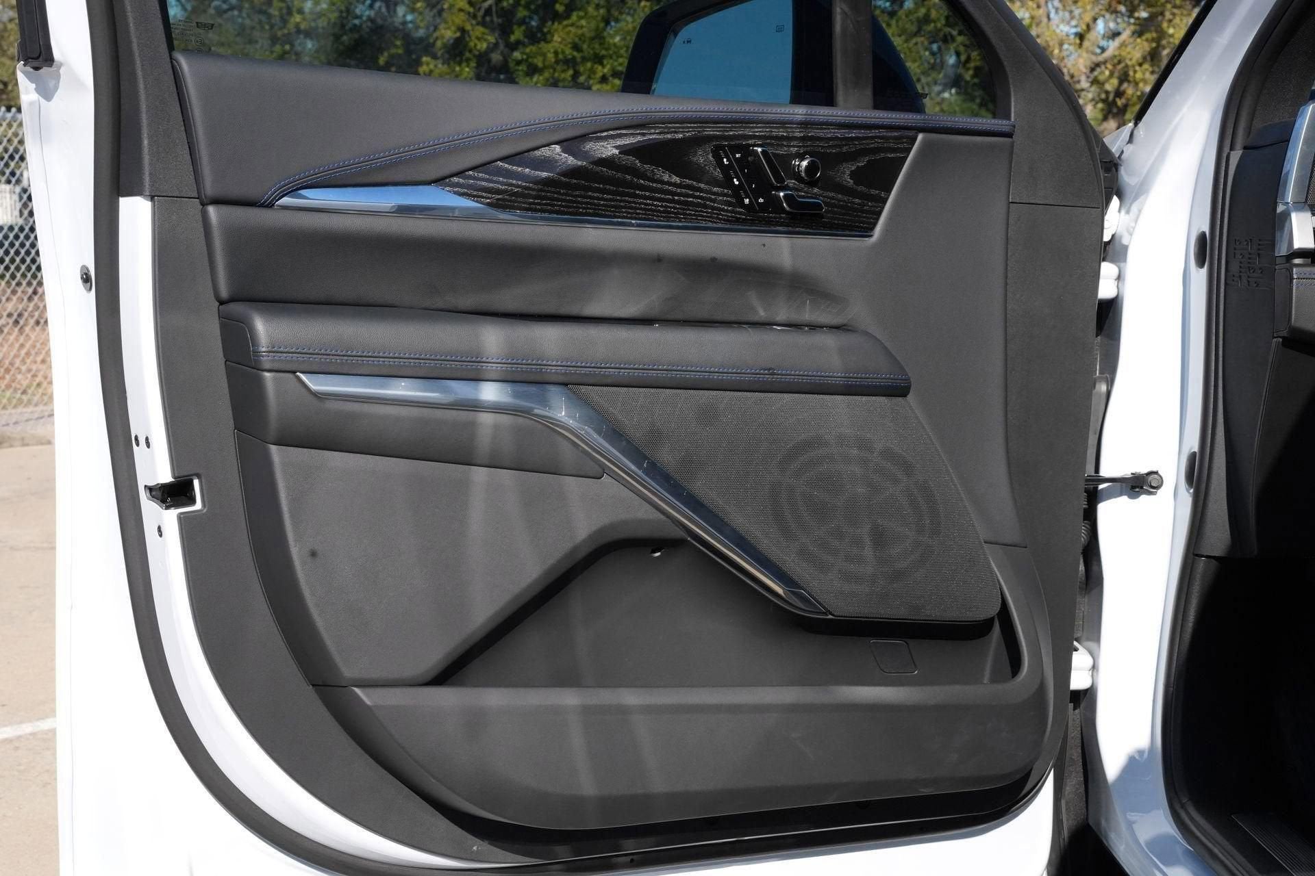 2026 Cadillac ESCALADE IQ Sport