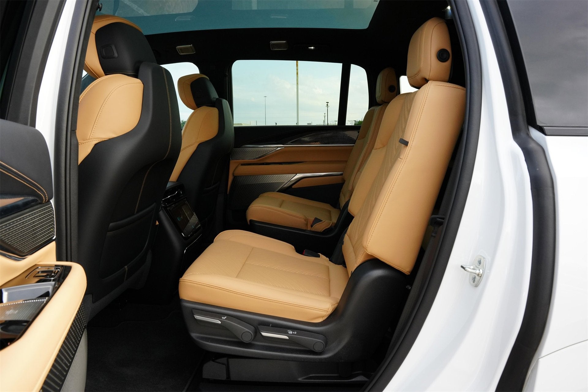 2025 Cadillac ESCALADE IQ Sport 2