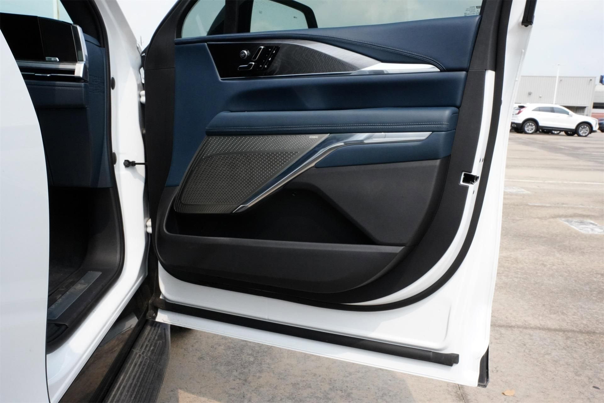 2025 Cadillac ESCALADE IQ Sport 2