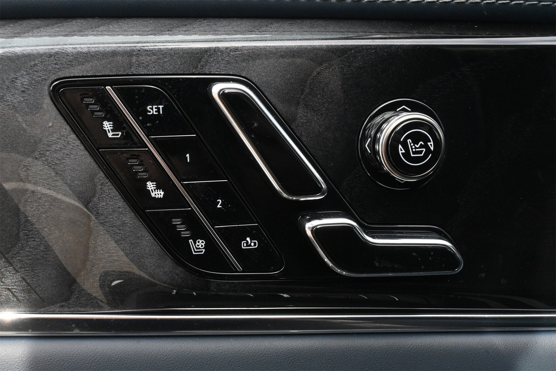 2025 Cadillac ESCALADE IQ Sport 2