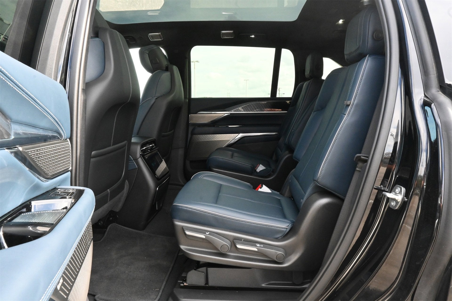 2025 Cadillac ESCALADE IQ Sport 2