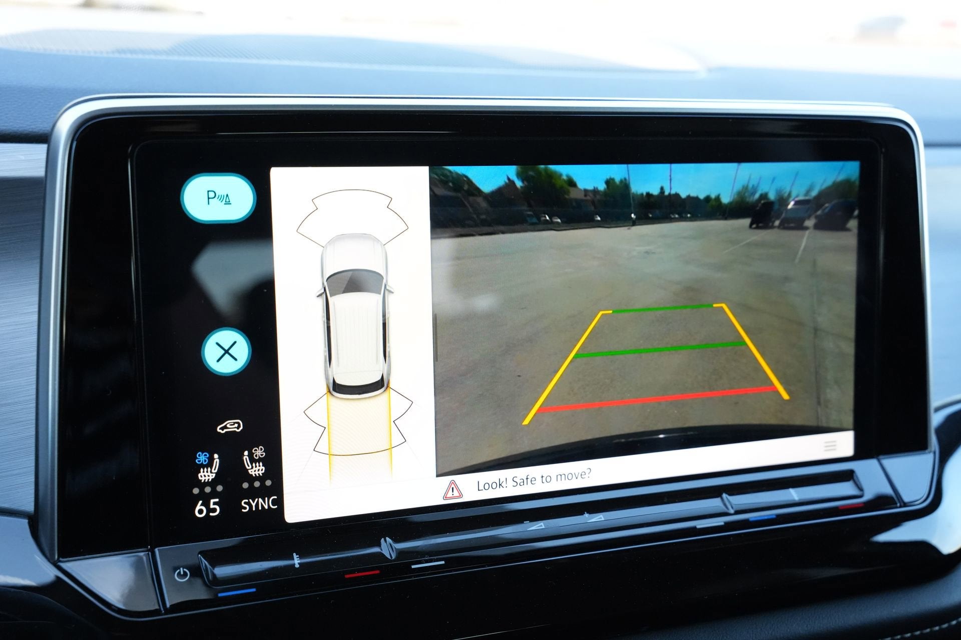 2025 Volkswagen Atlas Cross Sport 2.0T SE w/Technology