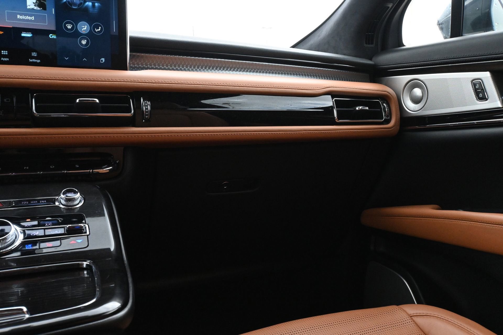 2022 Lincoln Nautilus Black Label