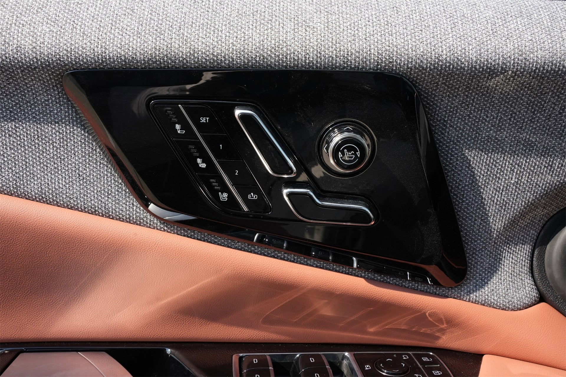 2025 Cadillac OPTIQ Luxury 2