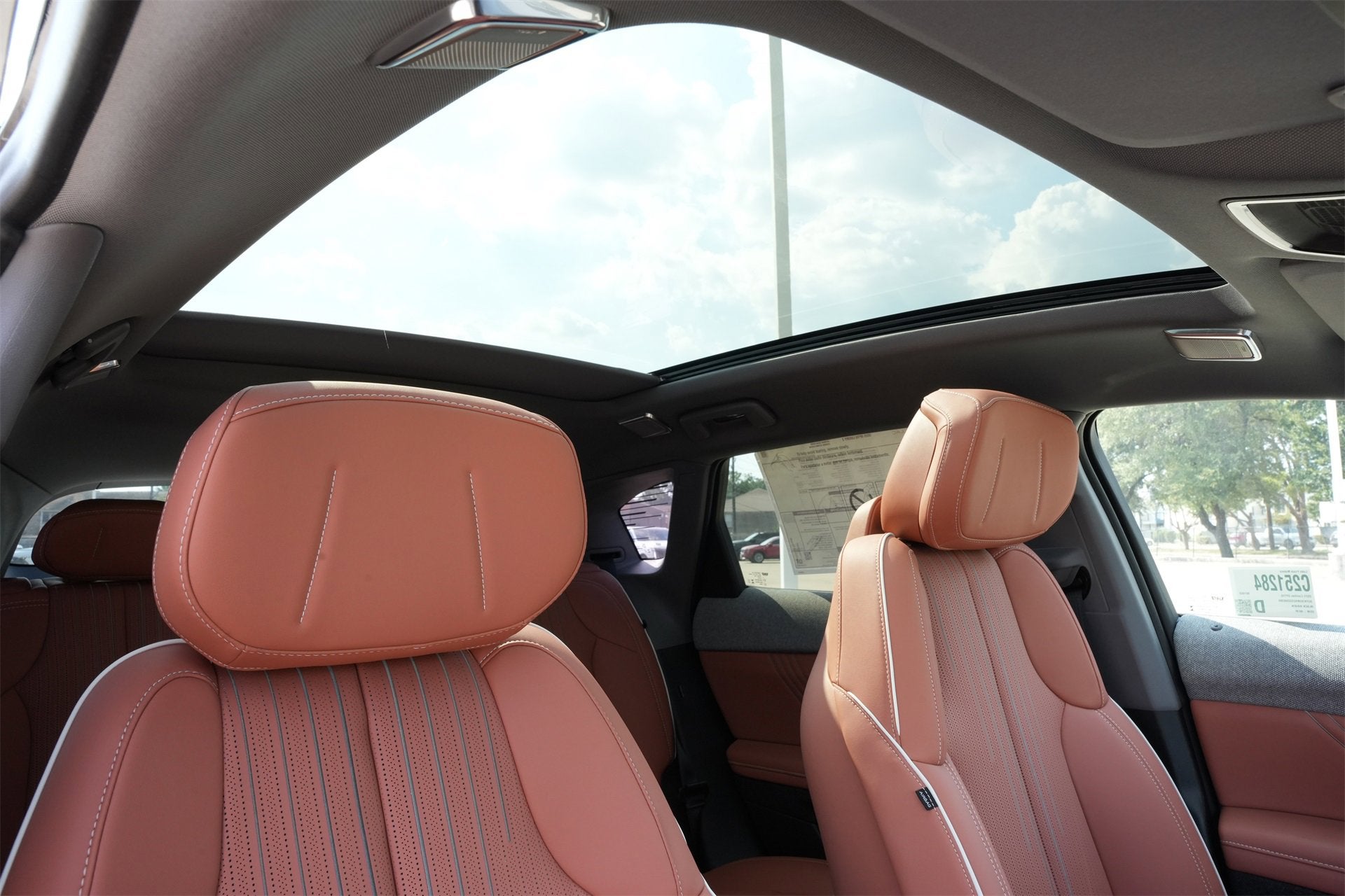 2025 Cadillac OPTIQ Luxury 2