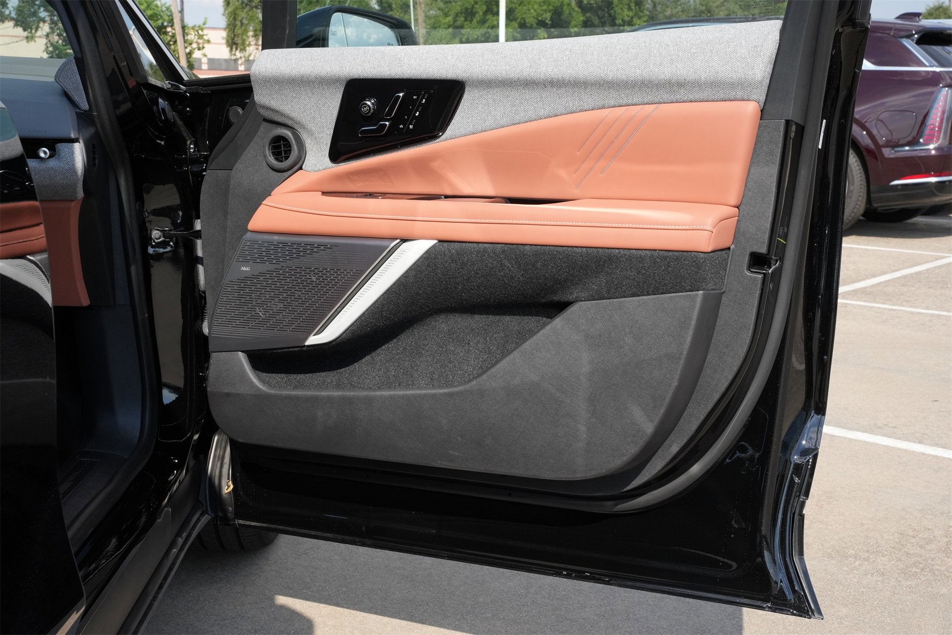 2025 Cadillac OPTIQ Luxury 2