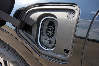 2025 Cadillac OPTIQ Luxury 2