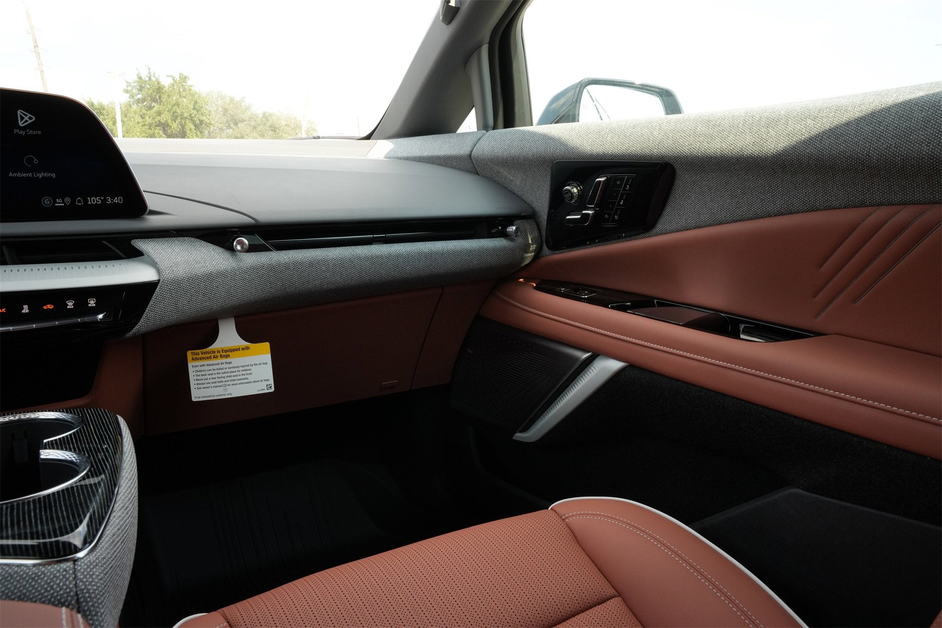 2025 Cadillac OPTIQ Luxury 2