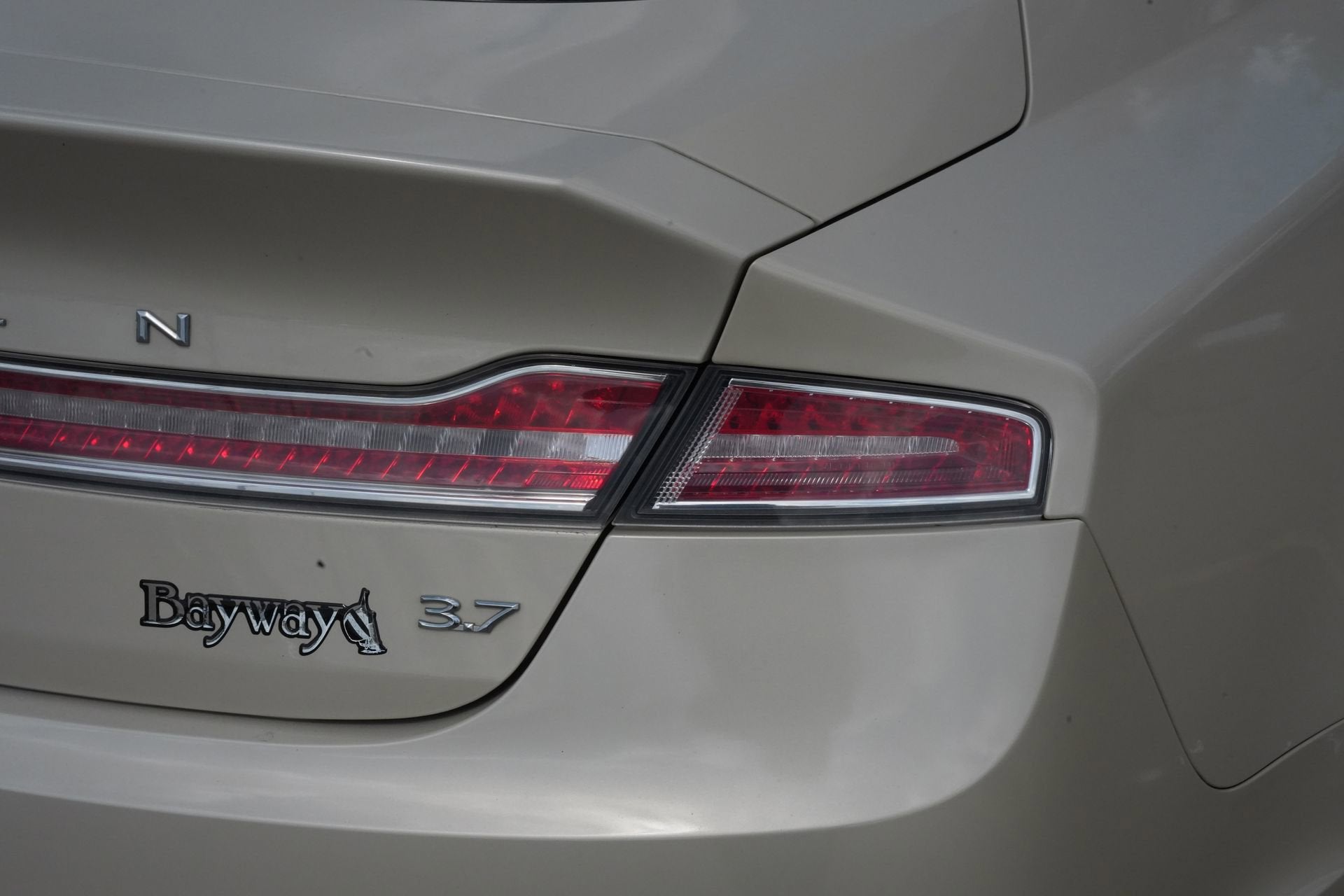 2016 Lincoln MKZ Base