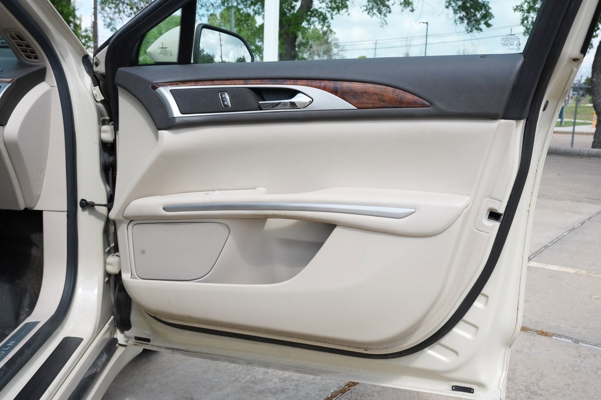 2016 Lincoln MKZ Base