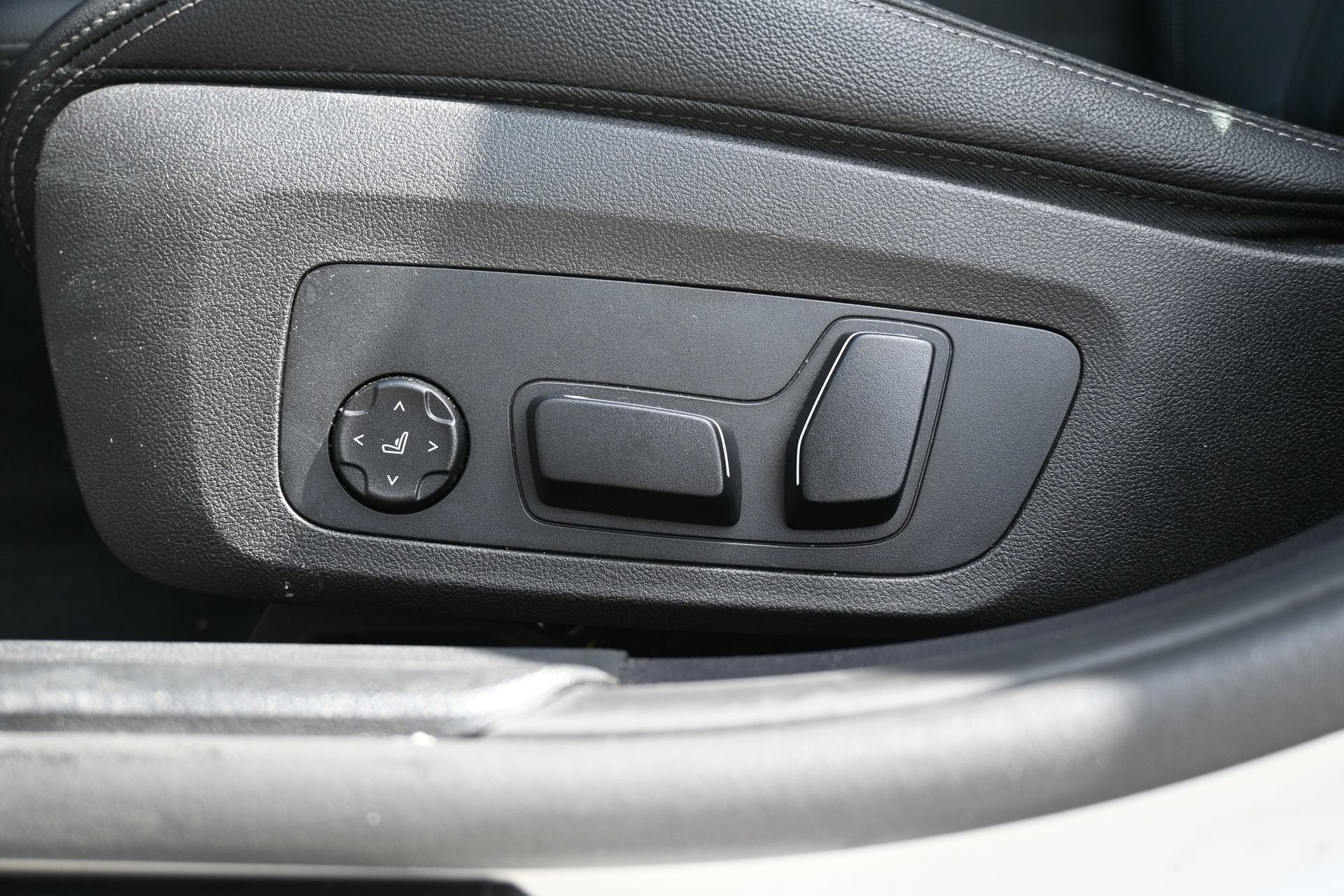 2026 BMW 3 Series 330i NA
