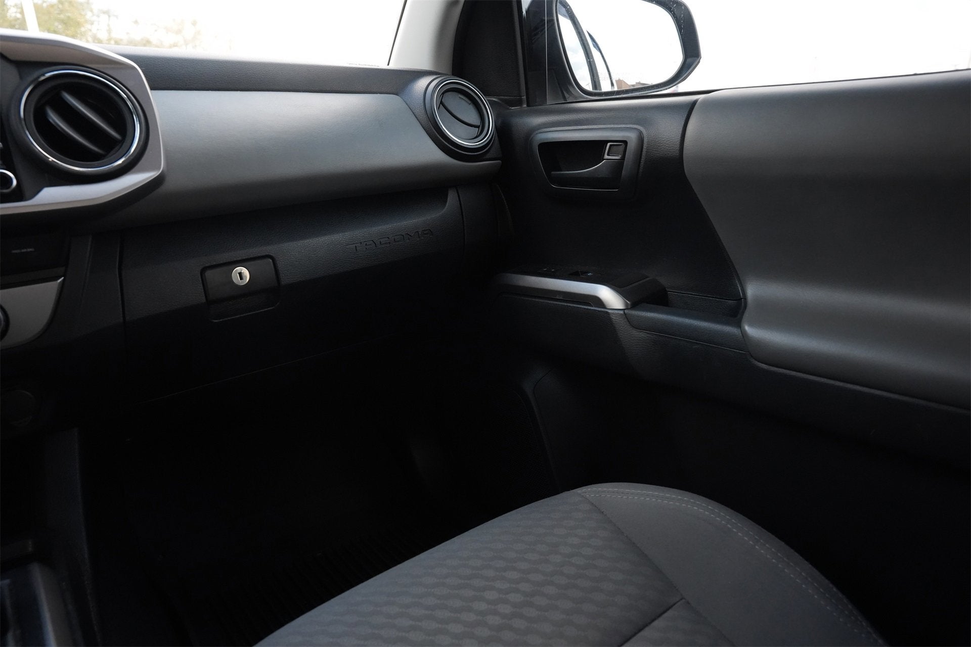 2022 Toyota Tacoma 2WD SR5