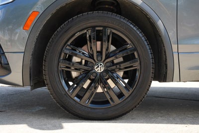 2022 Volkswagen Tiguan SE R-Line Black