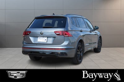 2022 Volkswagen Tiguan SE R-Line Black