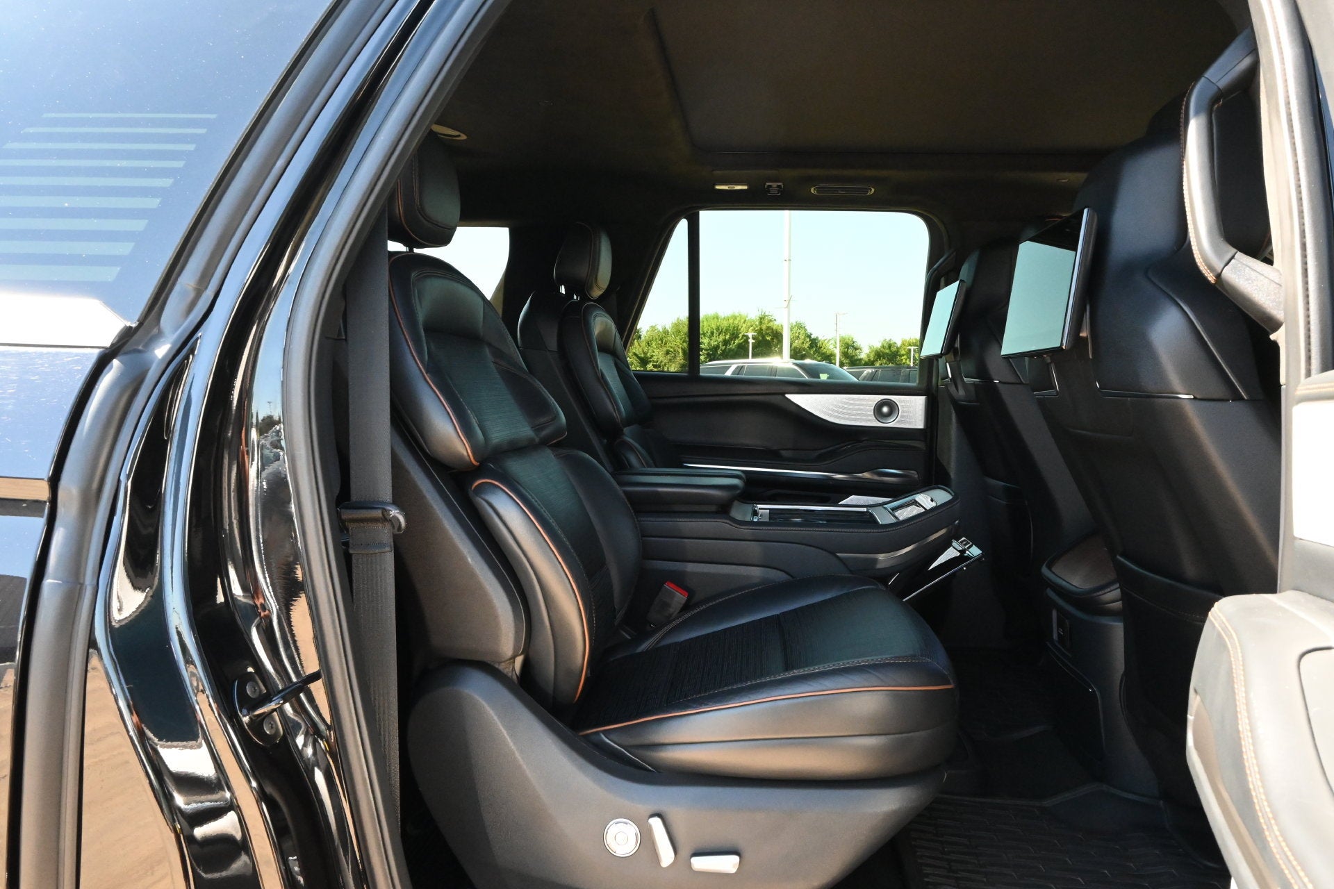 2025 Lincoln Navigator L Black Label