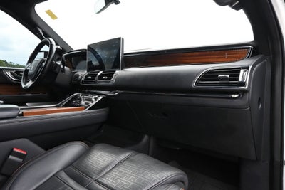 2022 Lincoln Navigator L Black Label