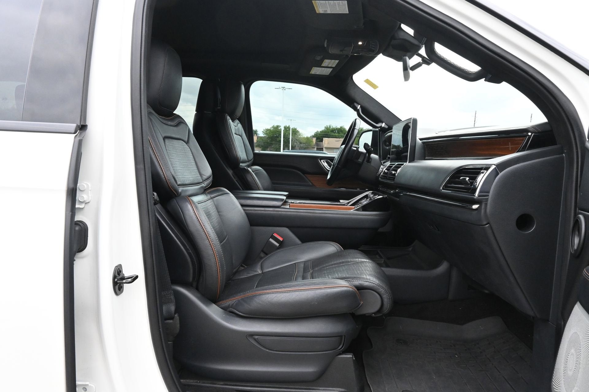 2022 Lincoln Navigator L Black Label