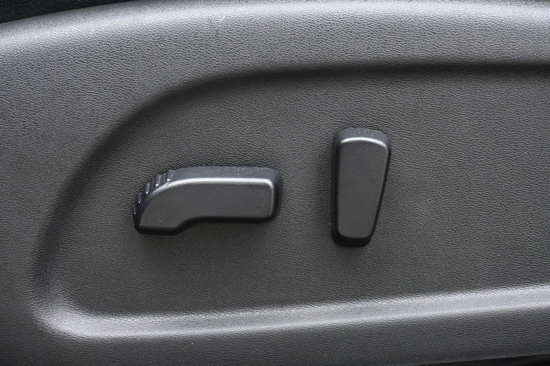 2016 Nissan Pathfinder SV