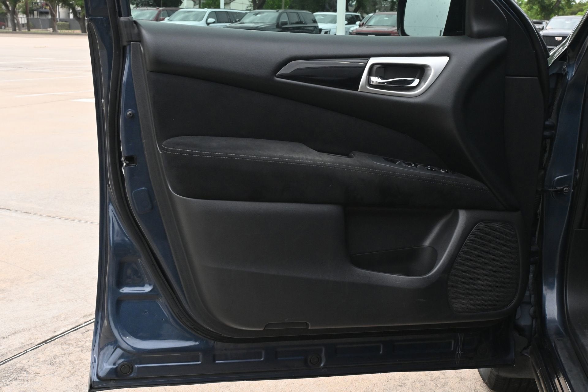 2016 Nissan Pathfinder SV