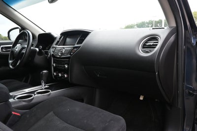2016 Nissan Pathfinder SV