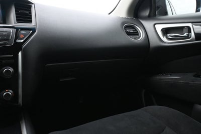 2016 Nissan Pathfinder SV