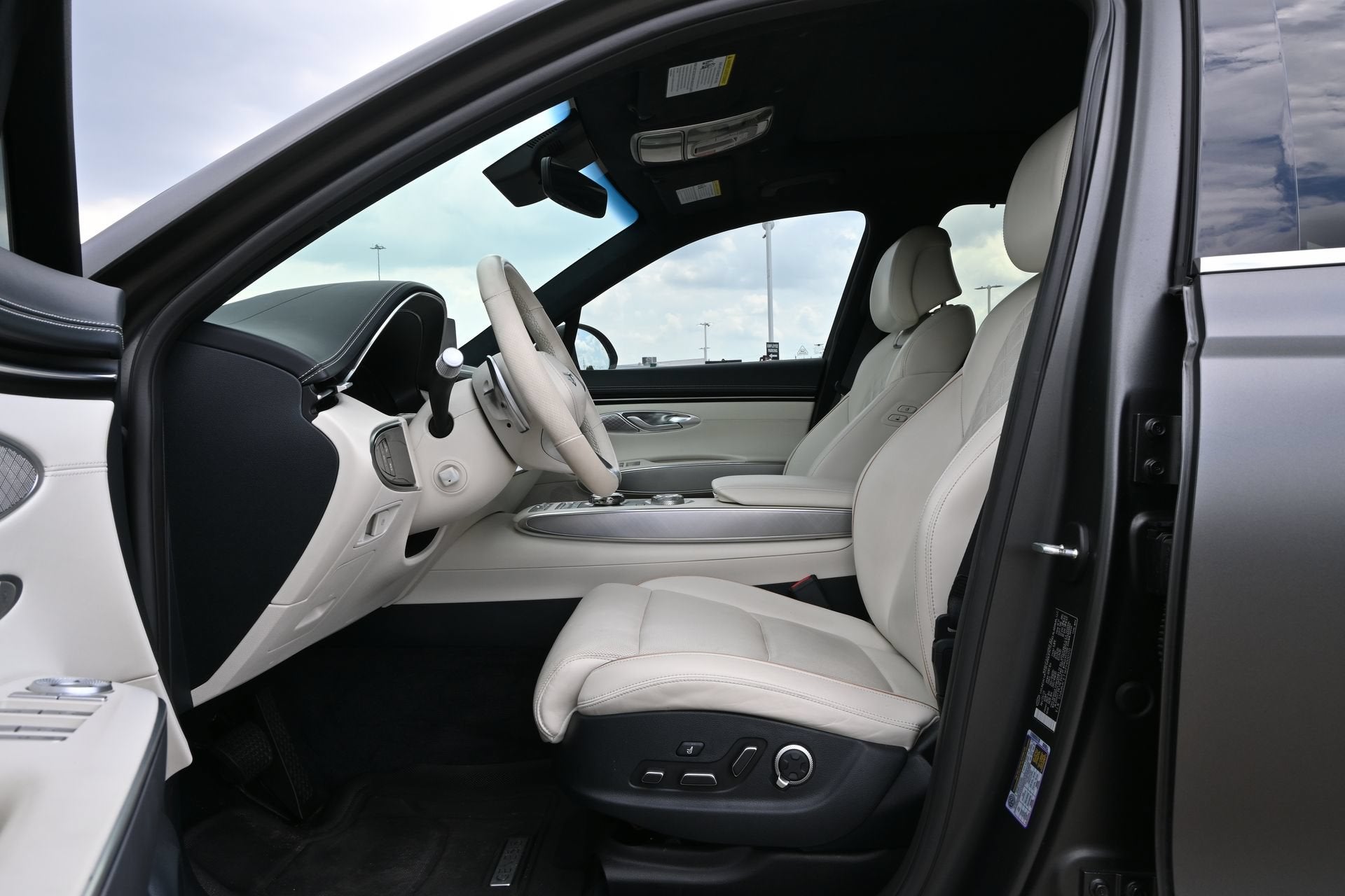 2023 Genesis Electrified GV70 Advanced