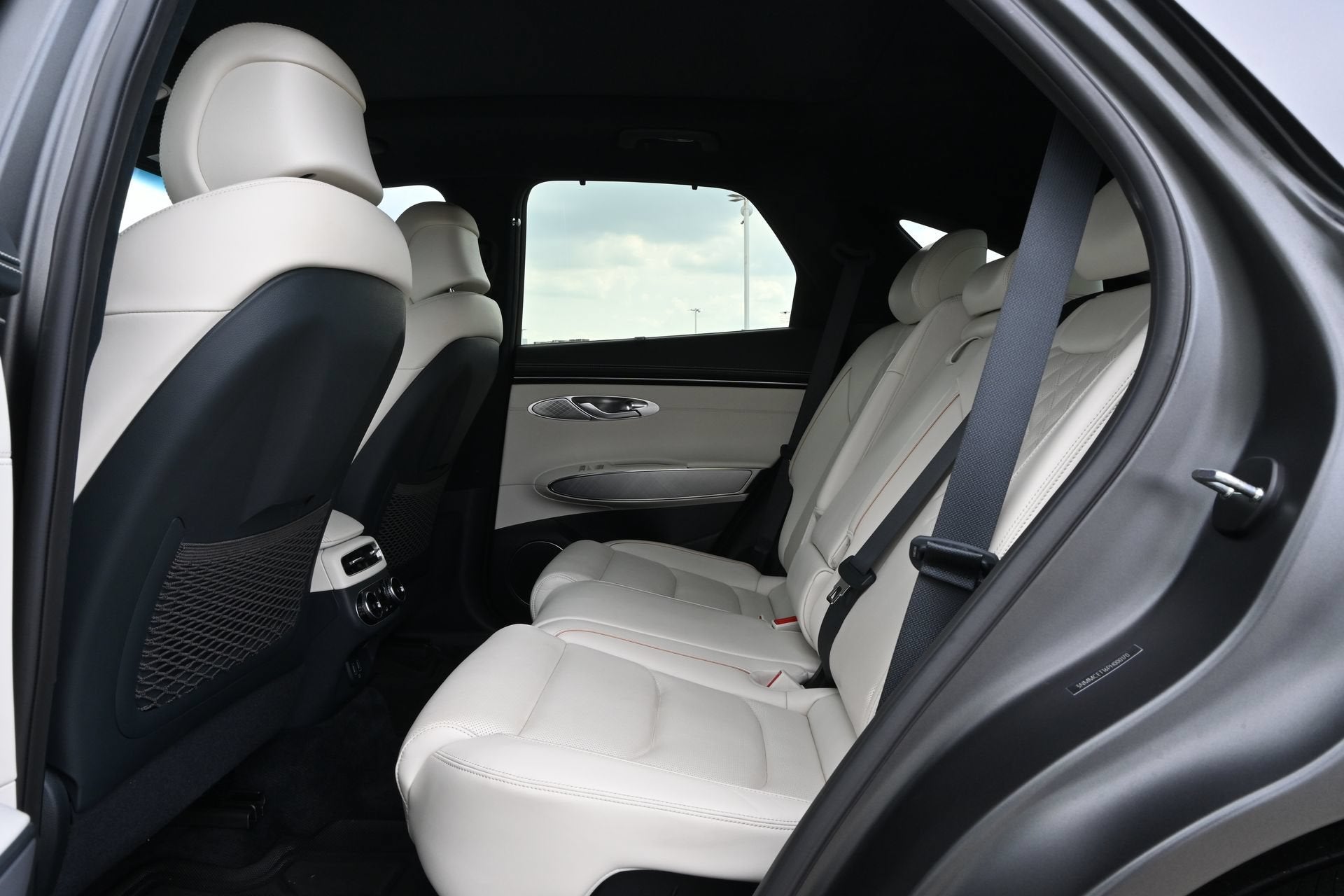 2023 Genesis Electrified GV70 Advanced