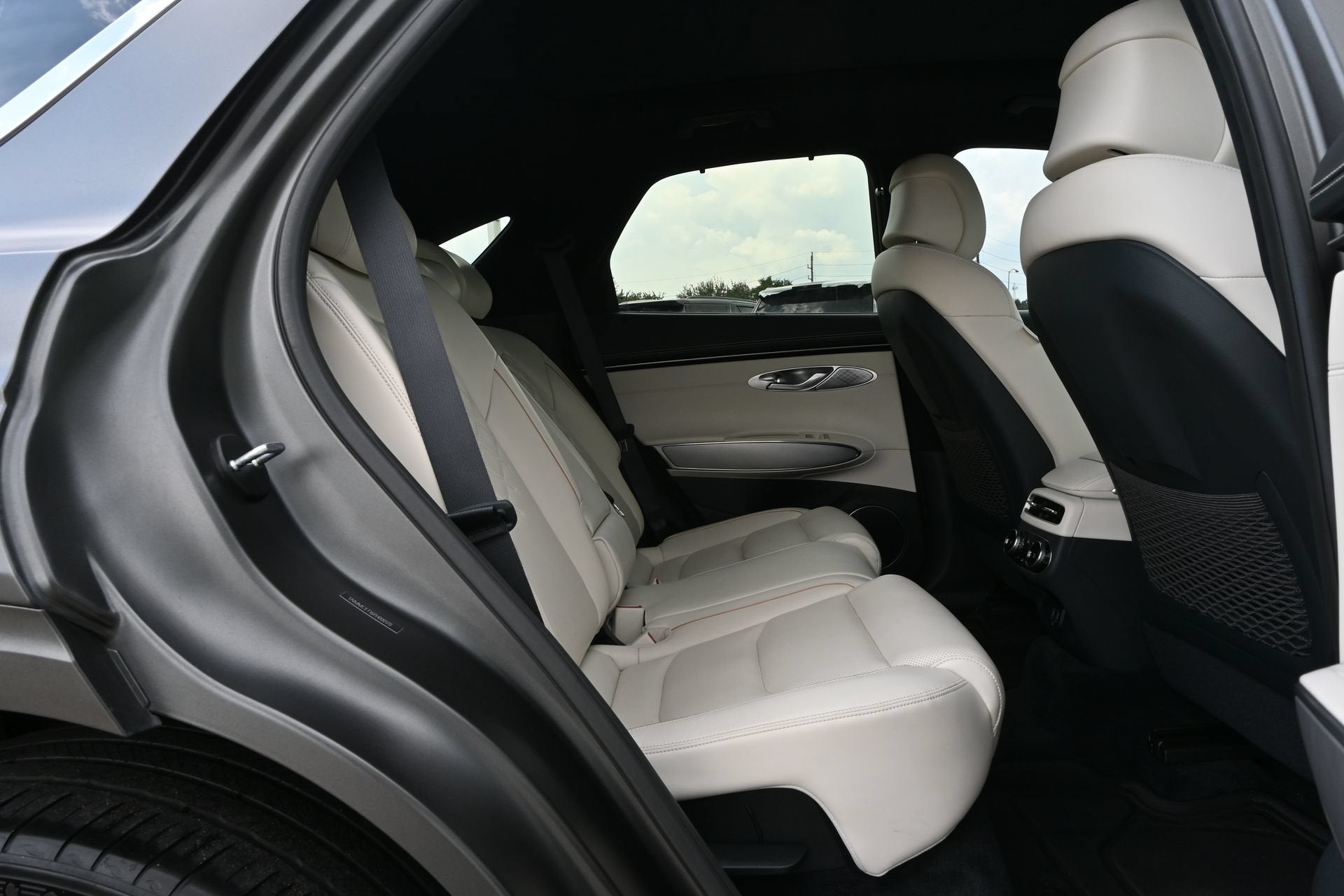 2023 Genesis Electrified GV70 Advanced