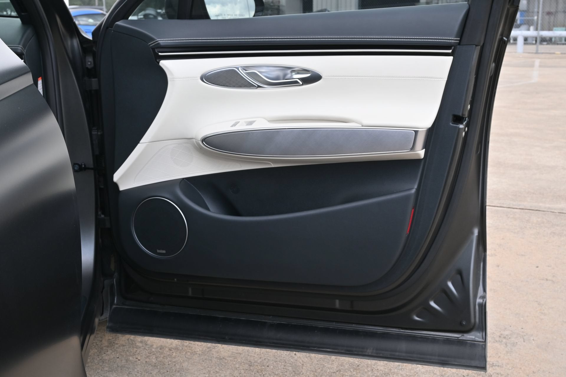 2023 Genesis Electrified GV70 Advanced