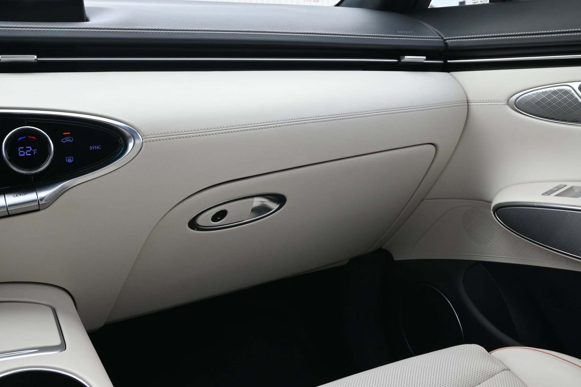 2023 Genesis Electrified GV70 Advanced