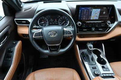 2022 Toyota Highlander Platinum