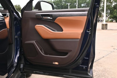 2022 Toyota Highlander Platinum