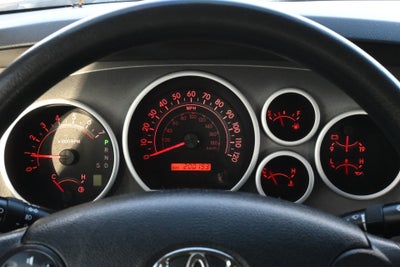 2011 Toyota Tundra 4WD Truck GRADE